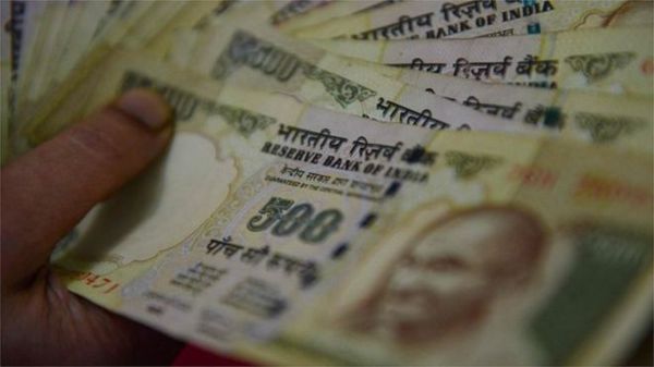 印度打击黑钱出新招：取消目前流通500和1000卢比纸币