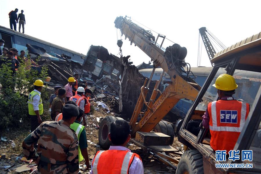 印度北方邦火车脱轨事故已造成103人死亡