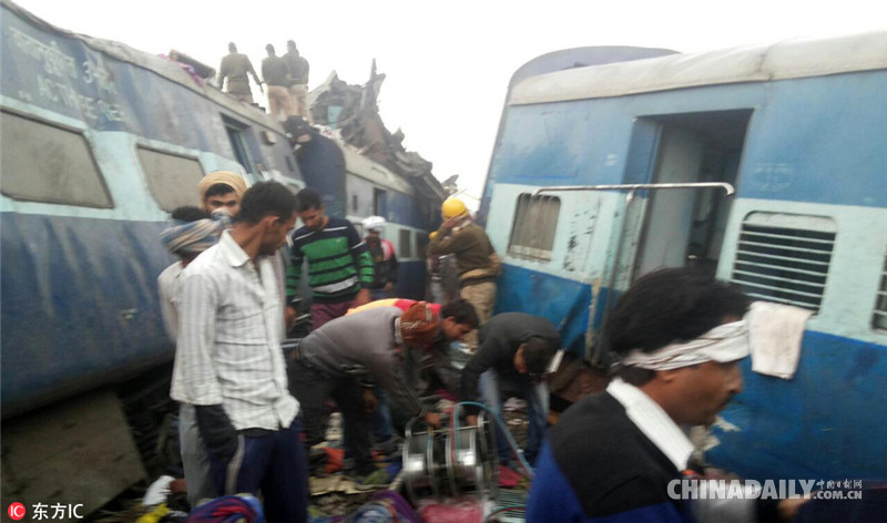 印度列车脱轨已致100余人丧生 救援仍持续