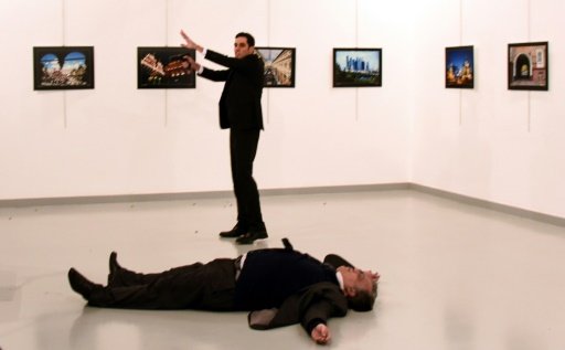 俄驻土耳其大使遇袭身亡 凶手西服革履被误认作保镖