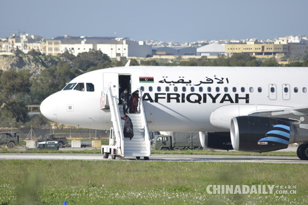 马耳他总理：利比亚客机劫持者所使用武器为仿制品