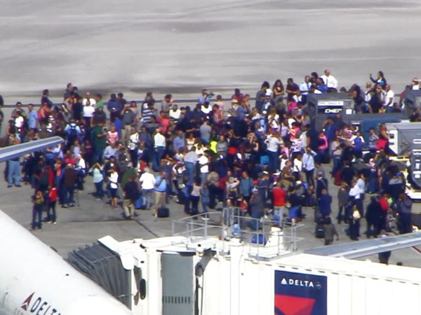 美国佛罗里达州一机场发生恶性枪击事件 造成5人死亡8人受伤