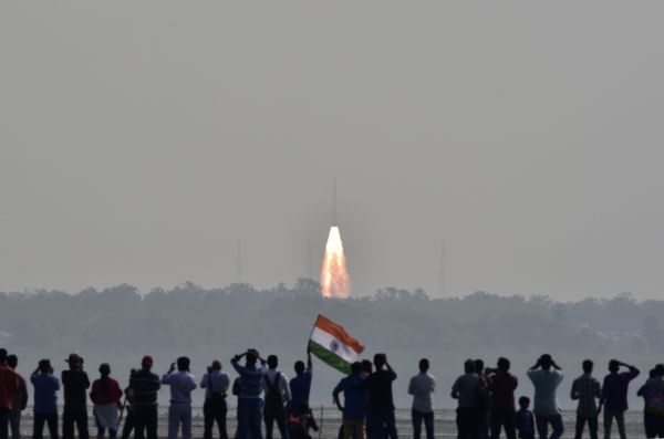 美媒称印度“一箭104星”创纪录:“打败中国”的任务