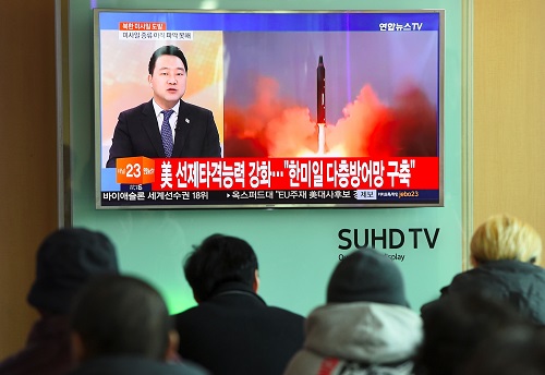 朝鲜展导弹冰雕 称将“严厉反制”美韩军演