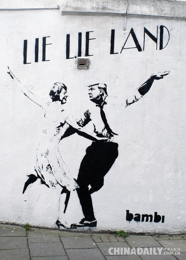 英国艺术家创作涂鸦《谎言之城》主角竟是美英领导人