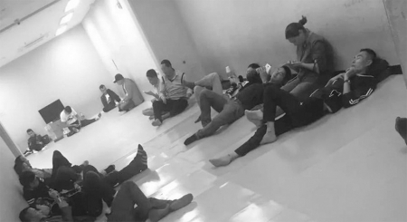 中国游客乱扔垃圾被关小黑屋？ 韩方：没有关联