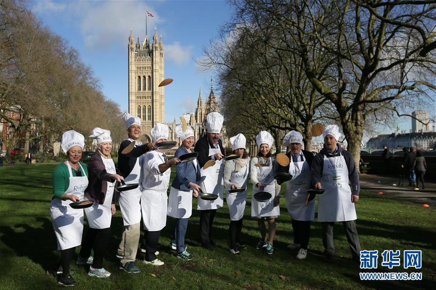 英国：议会的颠煎饼跑比赛（组图）