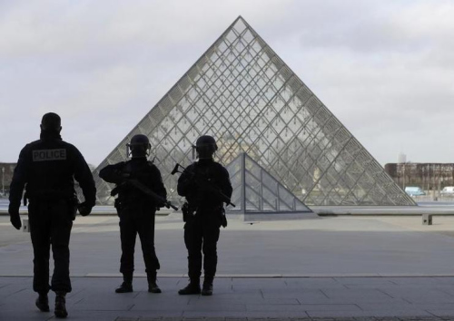 外媒：法国一家四口欲发动恐怖袭击 被警方逮捕