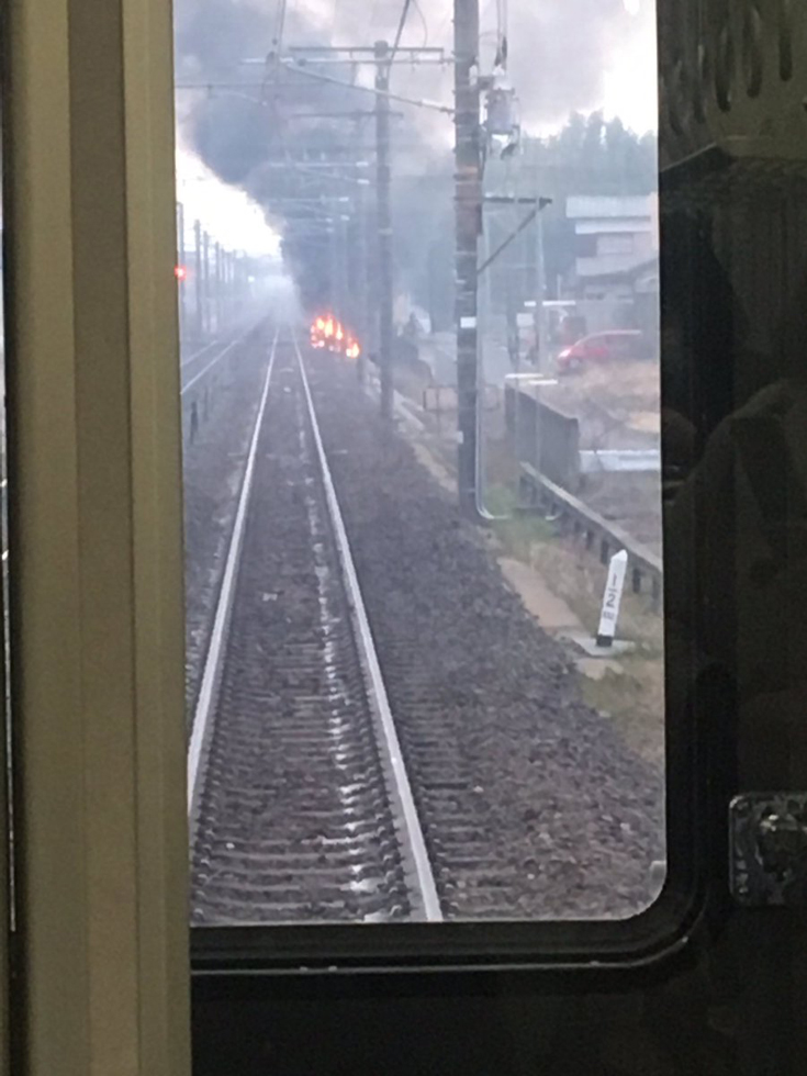 日本爱知县一火车与汽车相撞 致1人死亡(组图)