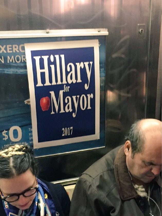 就是不放弃你！纽约街头现支持希拉里竞选市长海报