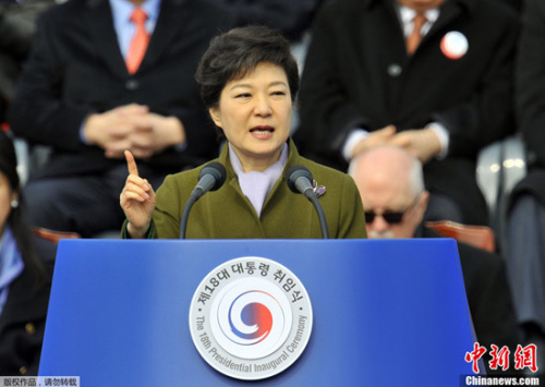 朴槿惠遭罢免：从韩国史上首位女总统到被弹劾