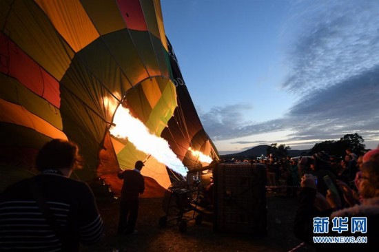 堪培拉举行热气球节