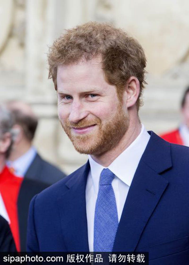 英王室参加英联邦纪念日 哈里王子潇洒现身