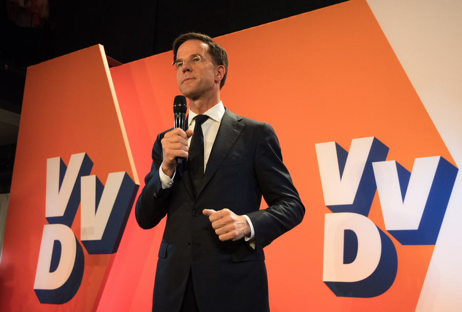荷兰现首相吕特宣布赢得大选