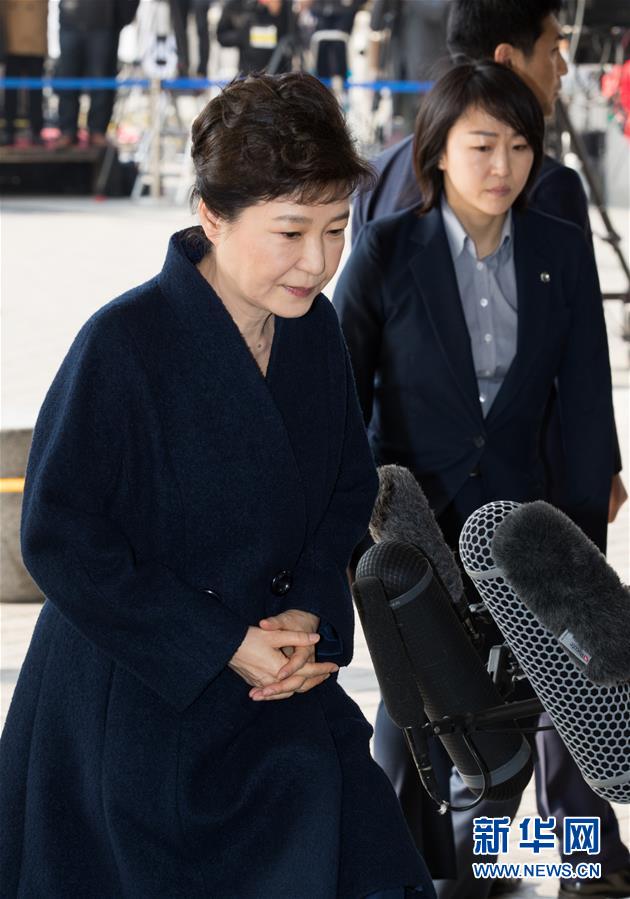 朴槿惠抵达检察厅接受韩检方传唤(组图)