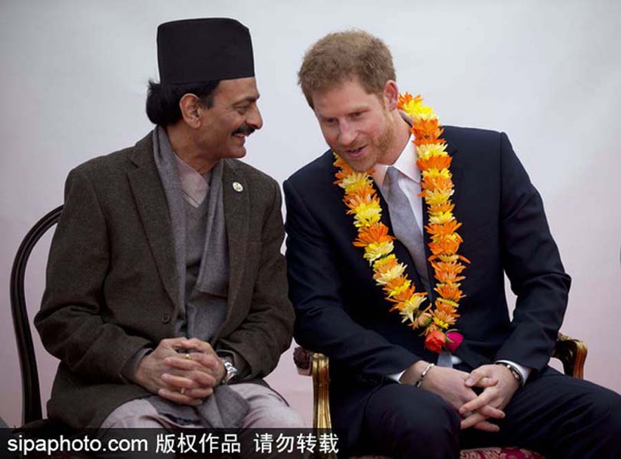 哈里王子现身尼泊尔大使馆参加庆典活动