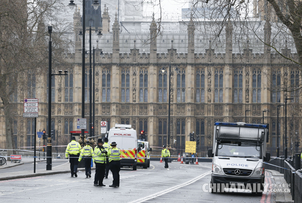 伦敦恐袭者曾被MI5调查 疑与意图炸毁军事基地者有关