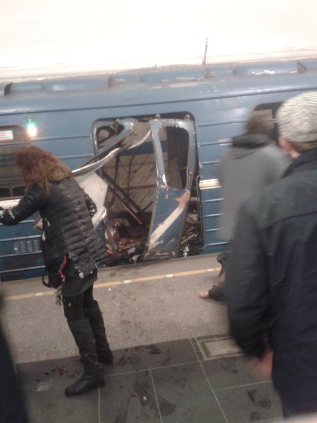 俄罗斯圣彼得堡两地铁站发生爆炸致大量伤亡（多图）