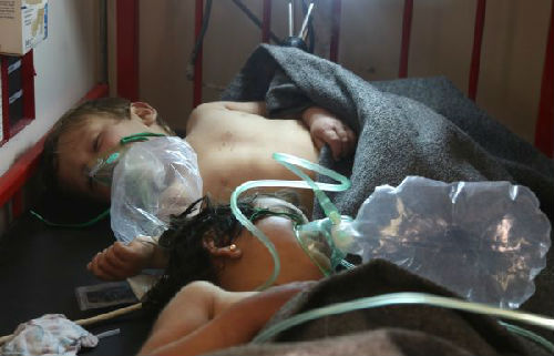 外媒:叙利亚毒气袭击至少100死400伤 俄叙同声否认投毒气