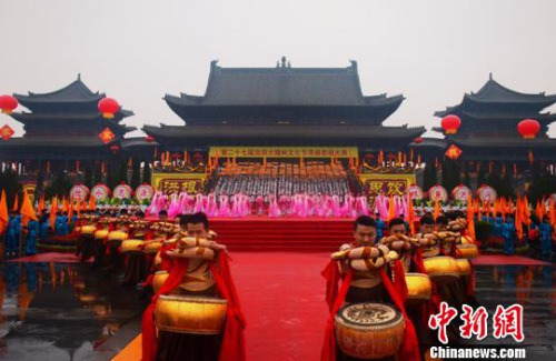 万余移民后裔聚首“华人老家”洪洞大槐树祭祖