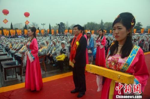 万余移民后裔聚首“华人老家”洪洞大槐树祭祖