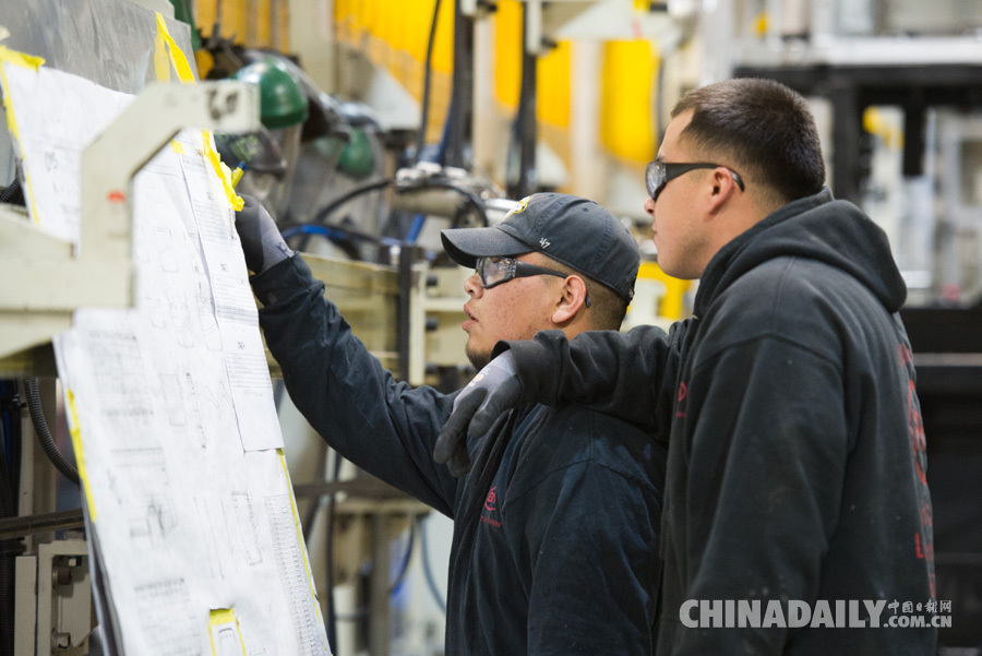 扎根美国小城的中国“绿巨人” 记者探访比亚迪北美工厂