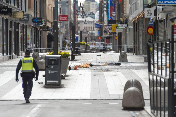 瑞典卡车袭击主要嫌犯是难民 首相暗示将继续收紧移民政策