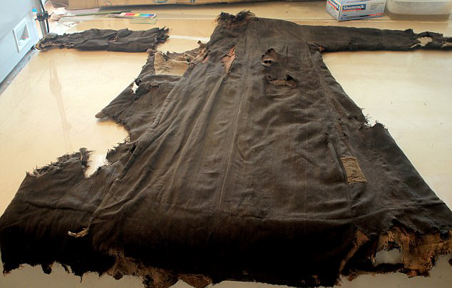 蒙古千年女尸脚穿”阿迪“引轰动 死因或为头部重伤(组图)