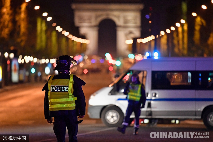 巴黎香榭丽舍大街发生枪击致警察1死2伤 IS宣称负责