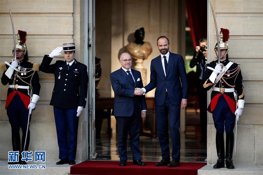 法国总统马克龙任命新总理高清组图