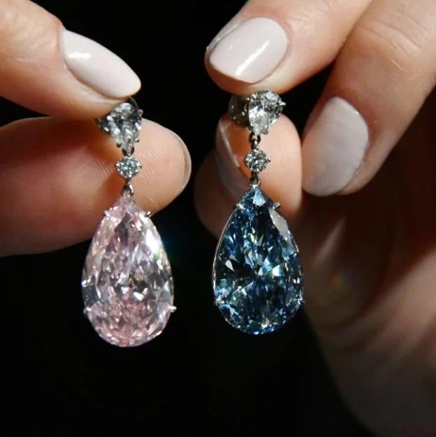 一副钻石耳环创世界纪录 拍出4亿人民币