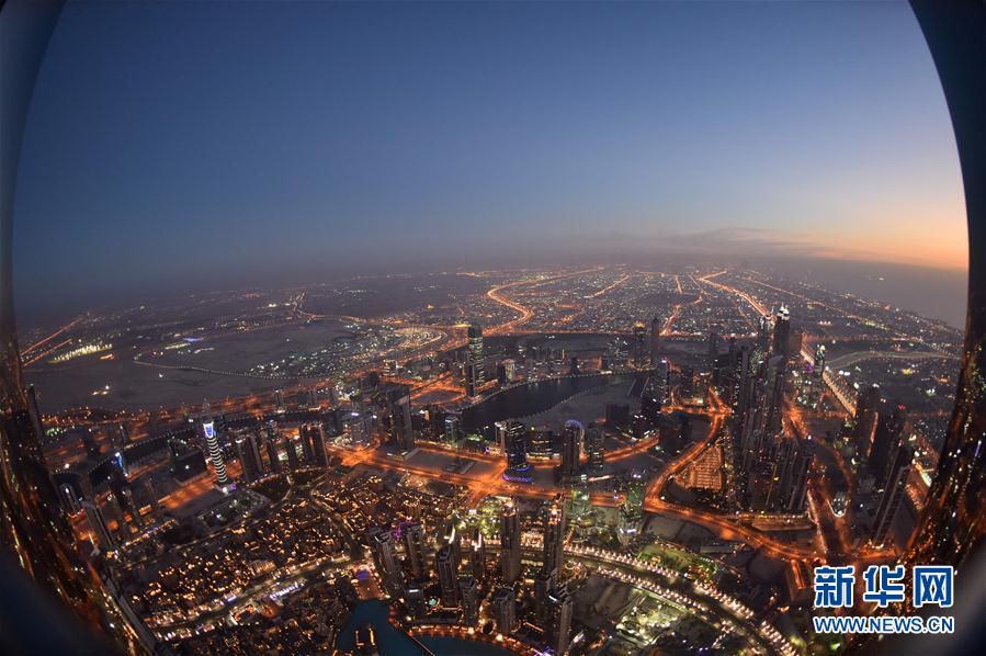 俯瞰迪拜 夜色迷人（组图）