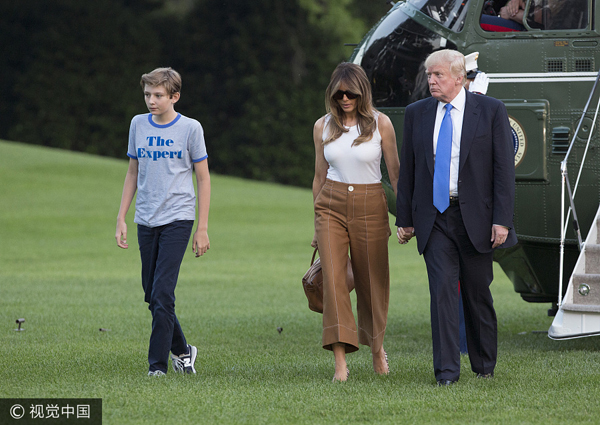 特朗普小儿子变身时尚偶像 搬入白宫当天所穿T恤成爆款