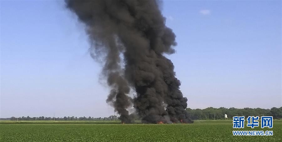 美军一架空中加油机在密西西比州坠毁