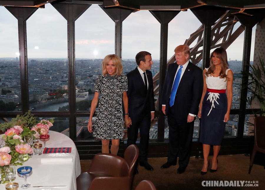 特朗普偕夫人与马克龙夫妇共进晚餐 同赏巴黎美景