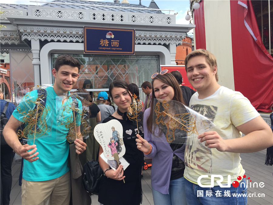 北京地坛庙会在莫斯科开幕 为当地民众介绍中国传统文化(组图)