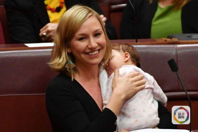 澳大利亚哺乳女议员辞职：我问心无愧！