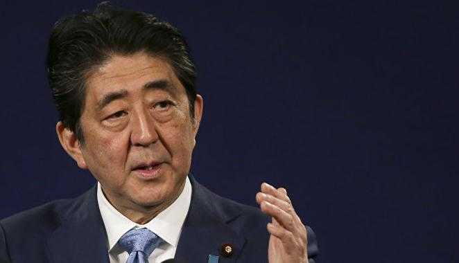 日本首相安倍晋三在国会上对徇私行为指责予以否认