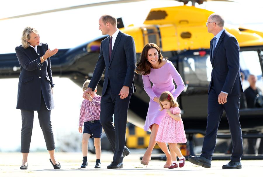 乔治小王子4岁生日 英王室公布其可爱照片