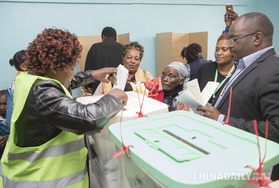肯尼亚大选投票开始举行 现任总统呼吁和平投票
