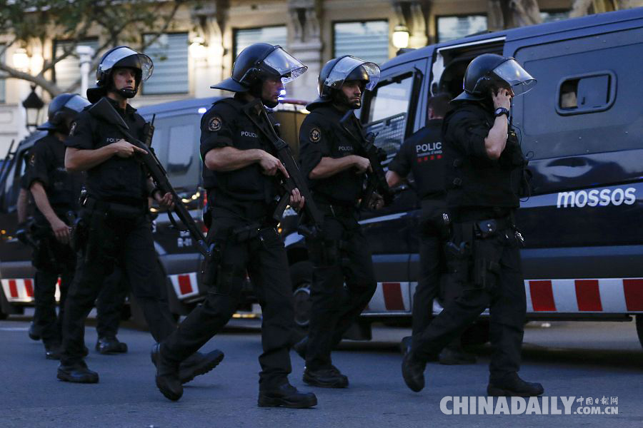 西班牙遭遇恐袭 造成至少13人死亡