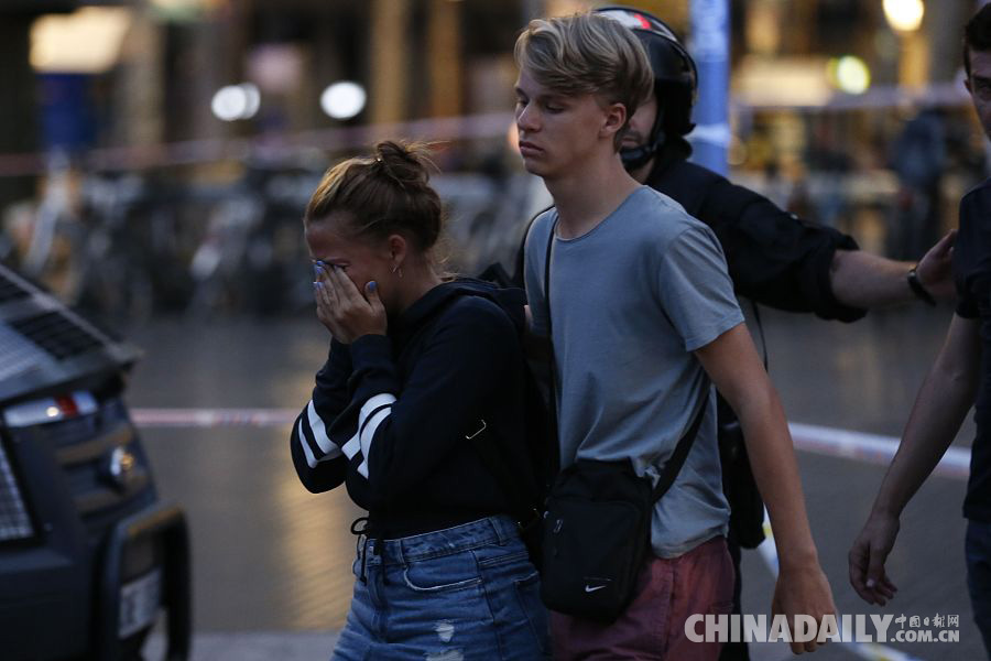 西班牙遭遇恐袭 造成至少13人死亡