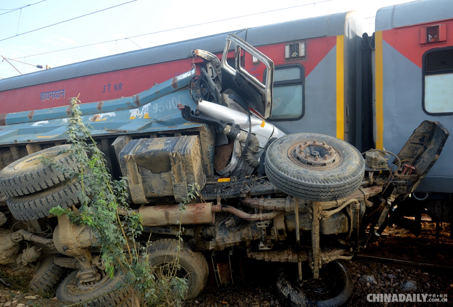 印度北部一列车脱轨造成至少50人受伤