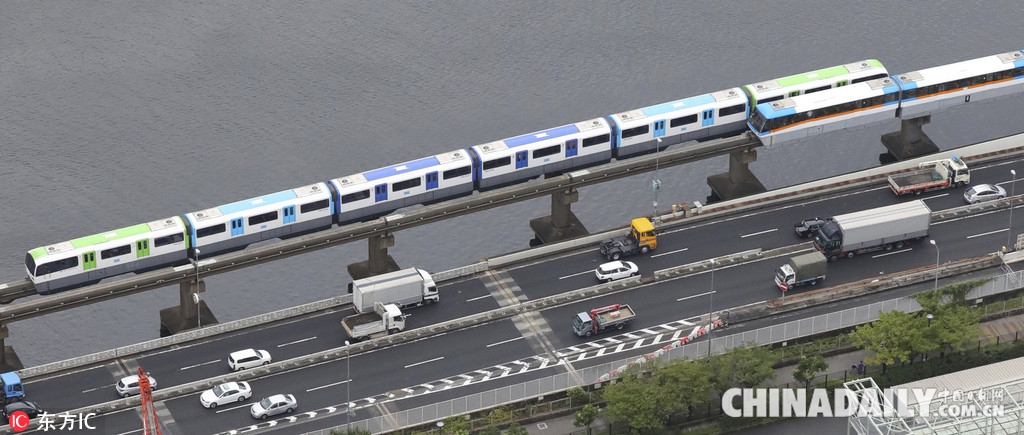 东京机场线电车因故障骤停河面 救援列车迅速到位承接旅客