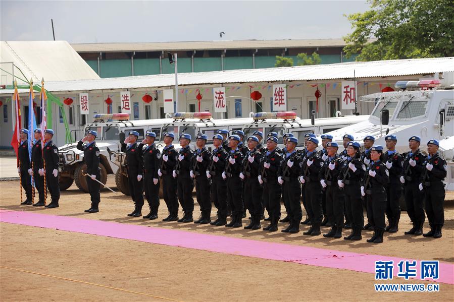 联合国授予中国第五支驻利比里亚维和警察防暴队全体队员和平勋章