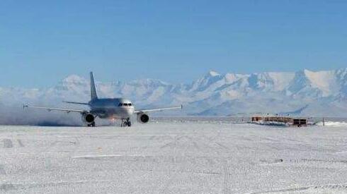 中国商用飞机首次降落南极