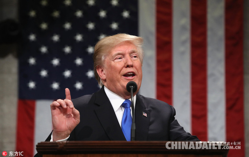 特朗普国情咨文演讲:全程表情包 与台下频繁