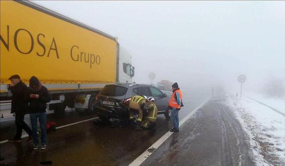西班牙12车连环相撞致2死2伤 均为中国公民