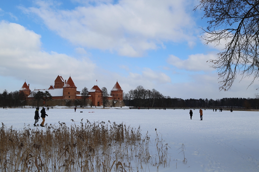 美翻了！雪后的立陶宛特拉凯城堡