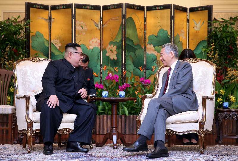 新加坡总理李显龙会见朝鲜领导人金正恩